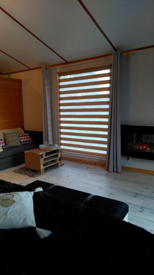 Le Haut Village Chambre D'Hotes Mobi-Loft Cosy Sauna ,Douche ,Chromotherapie Arrest Buitenkant foto